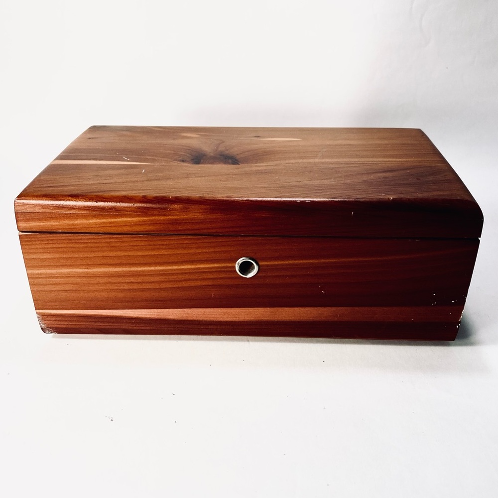 Vintage Lane Miniature Cedar Chest Keepsake Box (No Key)